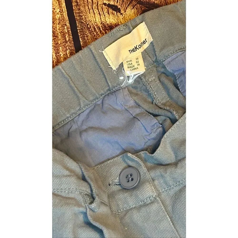 The Korner Grey Short High Rise Size 2 - Picture 6 of 6